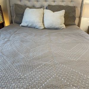 Taupe & Cream Queen Quilt